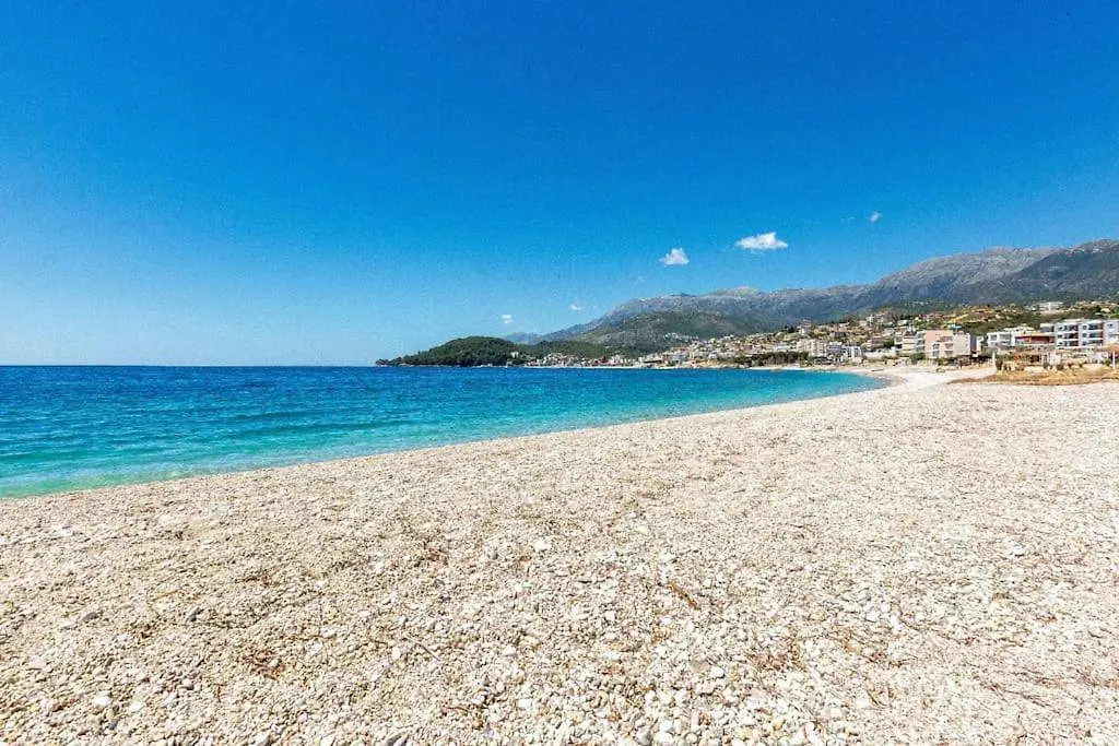 Potam'Sea Bliss 33- Beach Front, Sun Beds & Parking Himarë Lejlighed